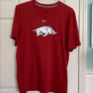 Small men’s Nike Razorback tee